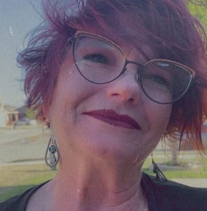 Meet your Posher, Ava